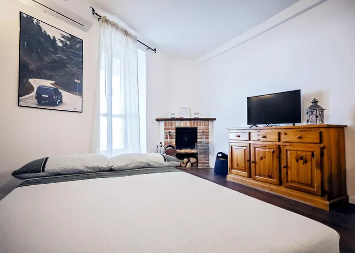 Accogliente Casina Nel Centro Storico Di Serrone