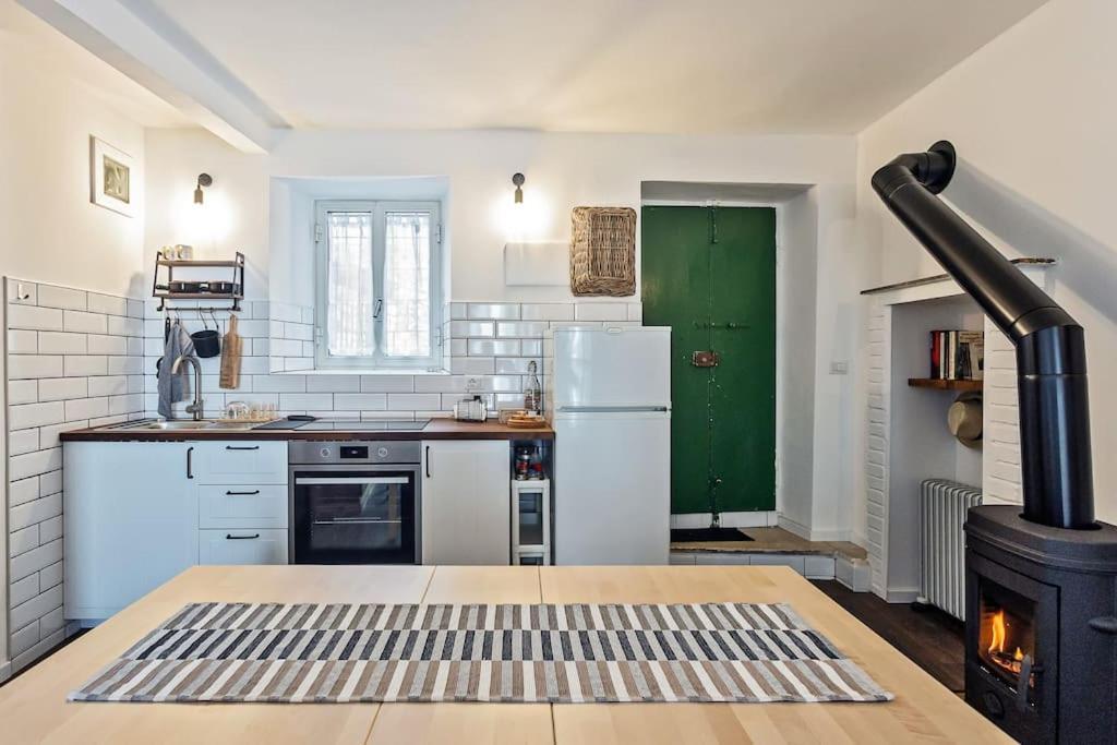 Apartment Accogliente Casina Nel Centro Storico Di Serrone